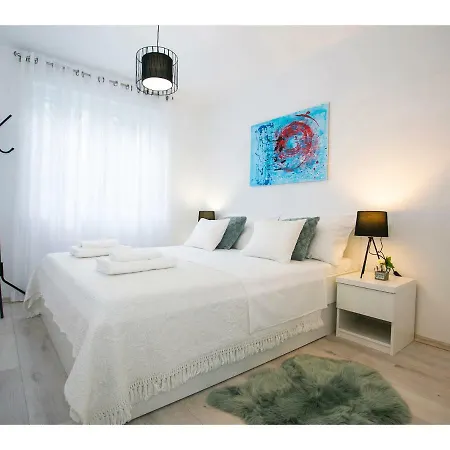Split City Center Stay