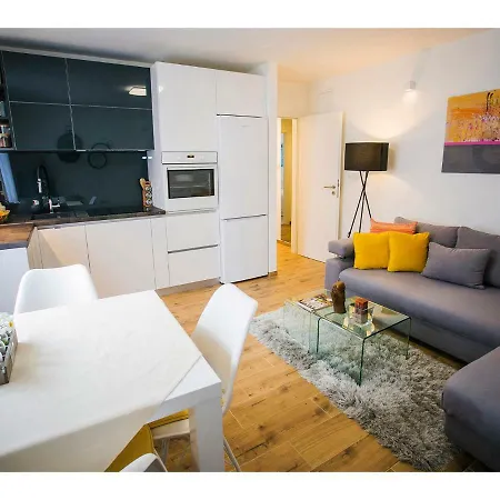 Apartment Sweet In Center Of *